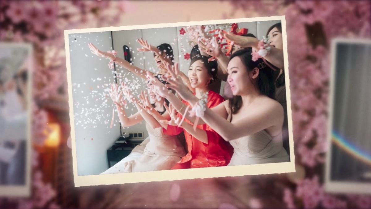 Dear Ever 京都示範：新娘與姊妹撒花的回憶相片放在櫻花背景的浮動相卡上